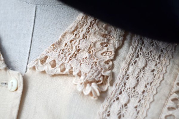 画像3: 無地 ベージュ 半袖 ブラウス レースカラー フリル [16997]