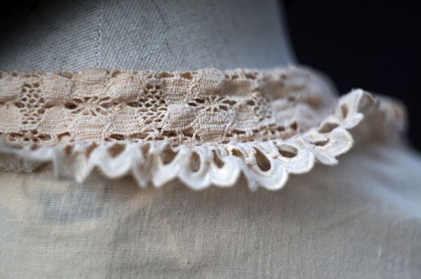 画像8: 無地 ベージュ 半袖 ブラウス レースカラー フリル [16997]