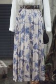 画像1: 花柄 グレー×青 スカート フレア w/60cm [17136] (1)