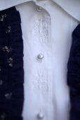 画像7: 無地 白 長袖 ブラウス レギュラーカラー 刺繍 お花モチーフ [17201]
