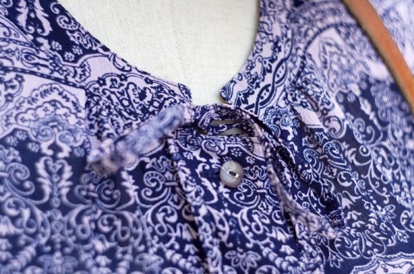 画像18: エスニック柄 ピンク×ネイビー 半袖 レトロワンピース ノーカラー リボン [17130]