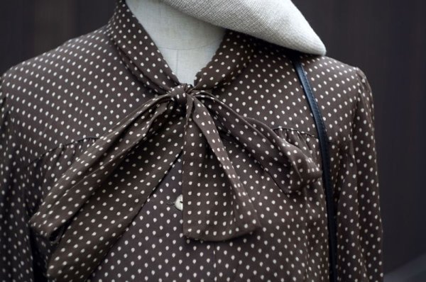 画像10: ドット柄 ブラウン 長袖 ブラウス リボンタイ[17349]