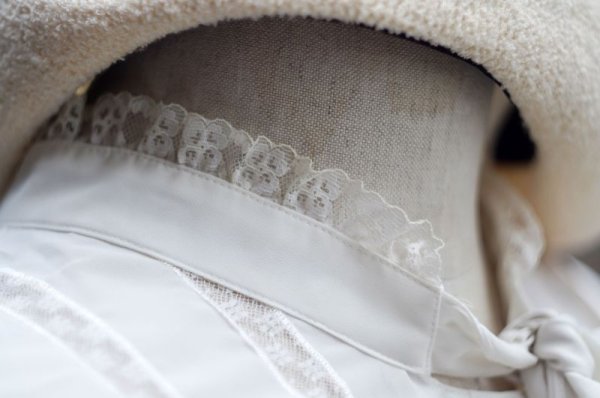 画像10: 無地 白 長袖 ブラウス フリル レース ボウタイブラウス [17369]