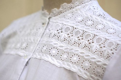 他の写真1: 白 半袖 コットン ブラウス フリルカラー レース クリアボタン[17439]