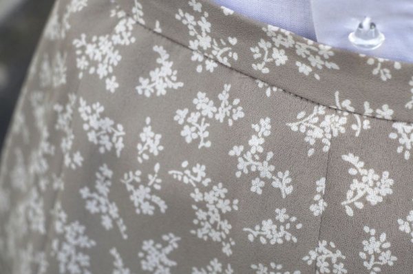 画像6: "TRANS WORK"ボタニカル柄 グレー×白 フレア スカート W69cm 丈81cm[17442]