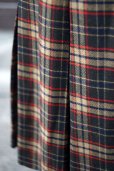 画像5: タータンチェック柄 ベージュ系 ウール スカート プリーツ w67cm 丈70cm [17661] (5)