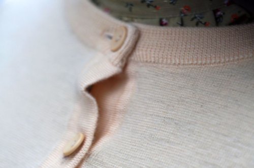 他の写真1: 無地 ベージュ ニット ウール カーディガン クルーネック 前開き [17748]