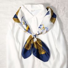 他の写真1: 装飾模様 ブルー系×白系 シルク スカーフ 97cm四方 [17796]