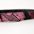 画像4: 総柄 黒×ピンク ベロア生地 アンティークベルト[17778] (4)