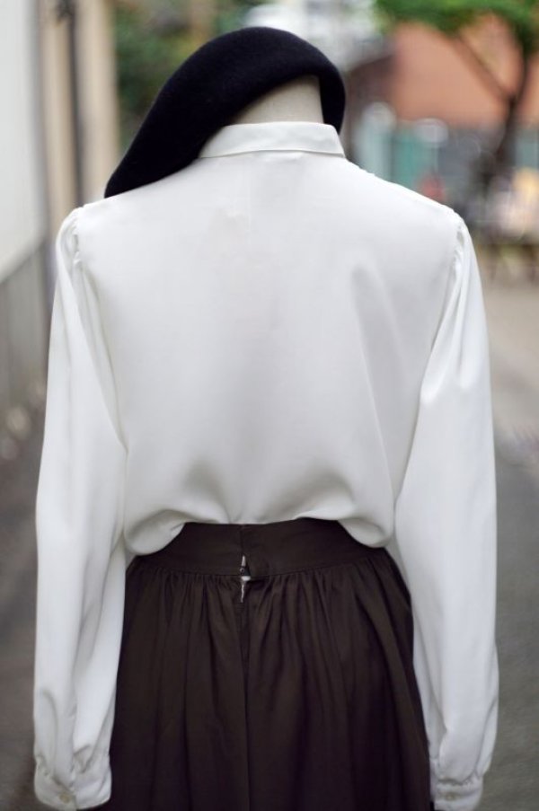 画像3: 無地 白 長袖 ブラウス ラウンドカラー [17831]