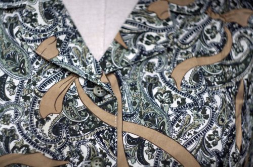 他の写真1: ペイズリー柄 リボン柄 緑 セットアップ 長袖 [17844]