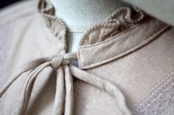 画像6: 無地 ピンクベージュ 長袖 ブラウス ウール フリルスタンドカラー リボン [17857]