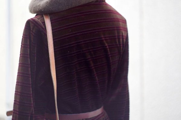 画像10: fitme ボーダー柄 赤×茶 長袖 ベロア レトロワンピース ノーカラー[17891]