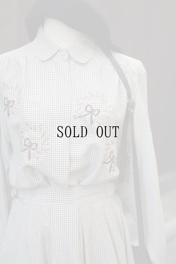 画像7: ギンガムチェック柄 白×ブラウン セットアップ 長袖 ラウンドカラー 刺繍 お花モチーフ [17911]