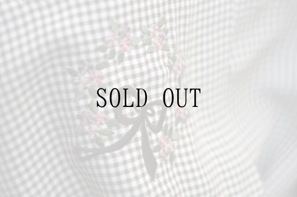 画像9: ギンガムチェック柄 白×ブラウン セットアップ 長袖 ラウンドカラー 刺繍 お花モチーフ [17911]