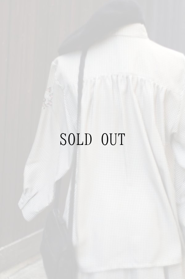 画像14: ギンガムチェック柄 白×ブラウン セットアップ 長袖 ラウンドカラー 刺繍 お花モチーフ [17911]