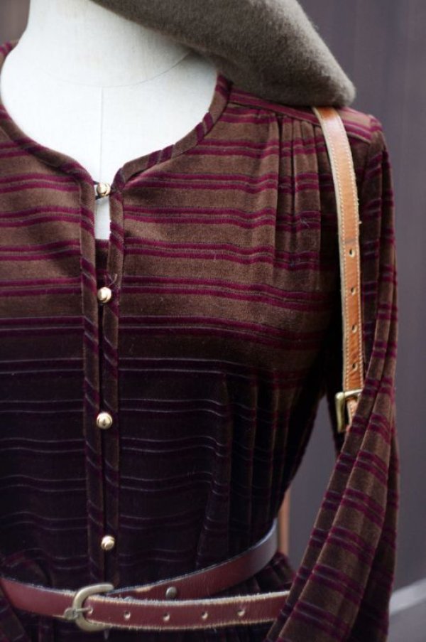 画像11: fitme ボーダー柄 赤×茶 長袖 ベロア レトロワンピース ノーカラー[17891]