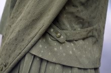 他の写真1: ドット柄 緑 長袖 レトロワンピース ノーカラー プリーツスカート [17904]