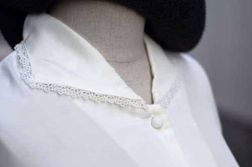 他の写真1: 無地 白 長袖 ブラウス レギュラーカラー レース [17934]