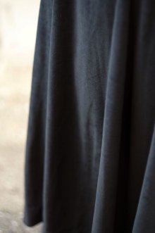 他の写真1: 無地 黒 ベロア フレアスカート w68cm [17926]