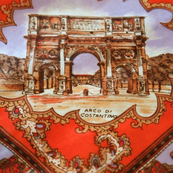 画像4: ローマの建物 オレンジ系 アセテート スカーフ 68cm×68cm [17309]