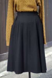 無地 黒 ウール スカート フレア w65cm [18035]
