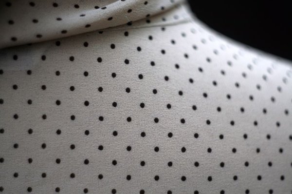 画像9: ドット柄 ベージュ×黒 長袖 ブラウス ボウタイカラー リボンタイ [18077]