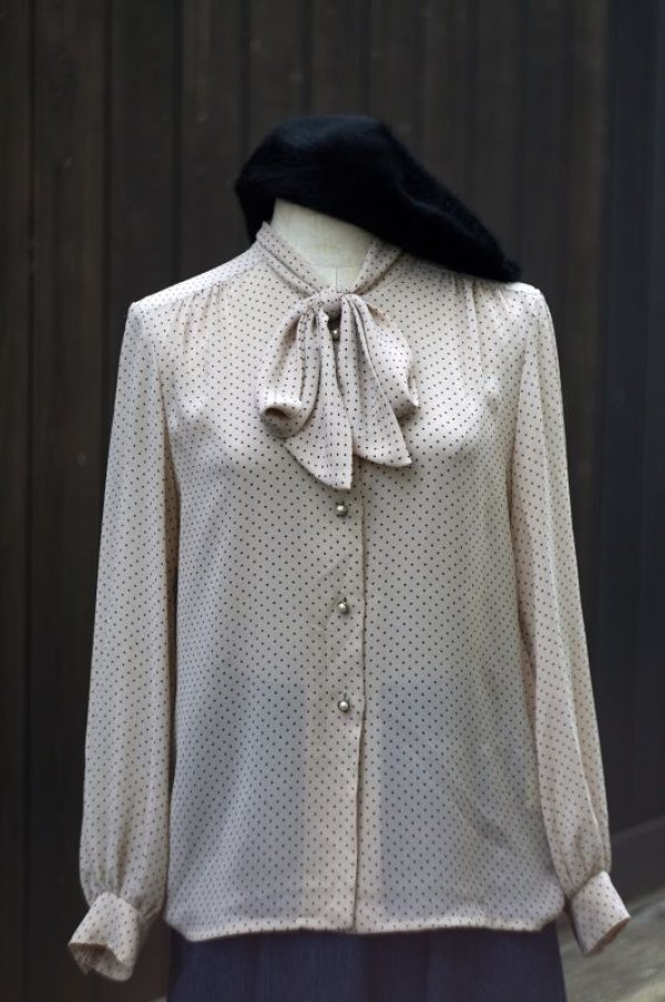 画像5: ドット柄 ベージュ×黒 長袖 ブラウス ボウタイカラー リボンタイ [18077]