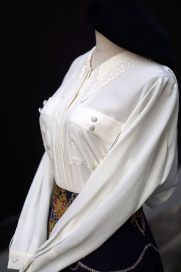 画像6: 無地 白 長袖 ブラウス バリモアレースカラー ポケット[18110]