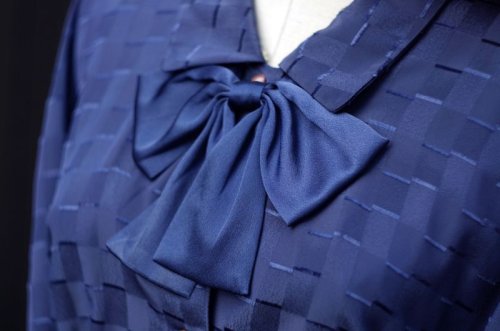 他の写真1: 無地 ネイビー 長袖 レトロワンピース プリーツスカート レギュラーカラー リボン[18008]