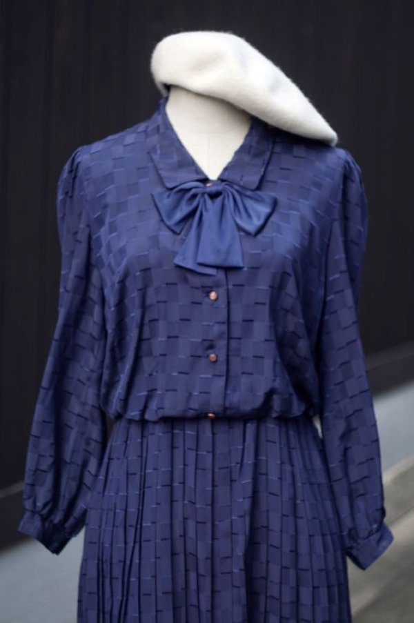 画像7: 無地 ネイビー 長袖 レトロワンピース プリーツスカート レギュラーカラー リボン[18008]
