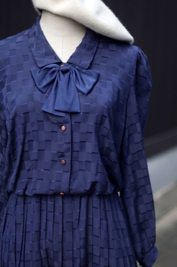 画像8: 無地 ネイビー 長袖 レトロワンピース プリーツスカート レギュラーカラー リボン[18008]