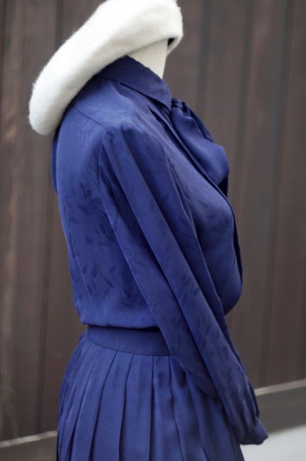 画像3: リーフ柄 ネイビー 長袖 セットアップ プリーツスカート レギュラーカラー ピンタック 比翼 リボン[18009]