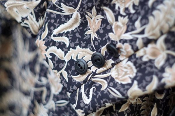 画像8: 花柄 植物柄 黒 長袖 レトロワンピース レースカラー [18165]