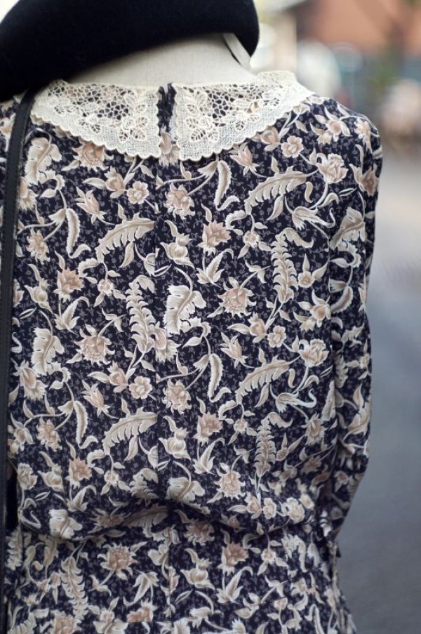 画像6: 花柄 植物柄 黒 長袖 レトロワンピース レースカラー [18165]