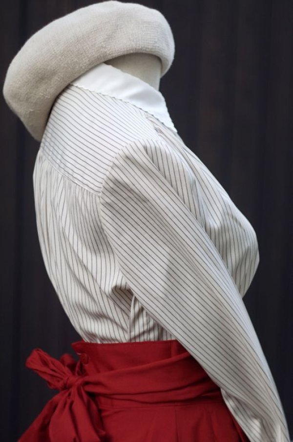 画像3: ストライプ柄 黒×白 ブラウス 長袖 ペタルカラー[18234]