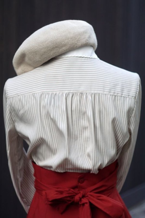 画像4: ストライプ柄 黒×白 ブラウス 長袖 ペタルカラー[18234]