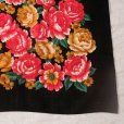 画像3: 花柄 黒×赤系 ウール100% スカーフ 104cm四方 [18224] (3)