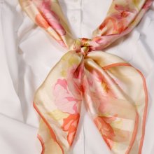 他の写真2: "PIERRE BALMAIN" 花柄 ピンク系 シルク100% スカーフ 89cm四方 [18219]