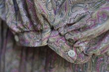他の写真2: ペイズリー柄 緑×ピンク 長袖 セットアップ プリーツスカート レギュラーカラー リボン[18176]