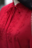 画像3: 無地 赤 ブラウス 長袖 マオカラー リボン 刺繍[18395]