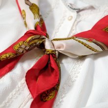 他の写真2: 馬具模様 赤×白 シルク スカーフ 79cm四方 [18427]