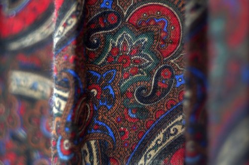 他の写真1: フランス製 ペイズリー柄 赤系 ウール スカート フレア プリーツ w/67cm [19008]