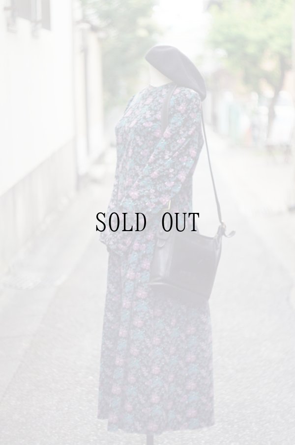 画像1: US製 花柄 黒 長袖 レトロワンピース コーデュロイ ノーカラー[19042]