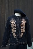 画像3: 花柄 黒 ニット カーディガン クルーネック ビーズ 刺繍 前開き[19132]