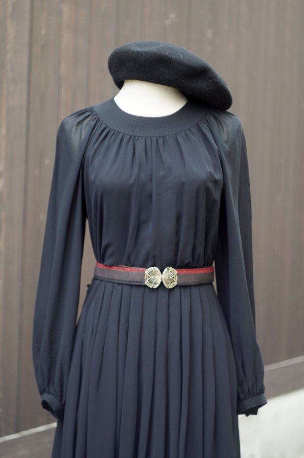 画像4: 無地 黒 長袖 レトロワンピース クルーネック[19171]