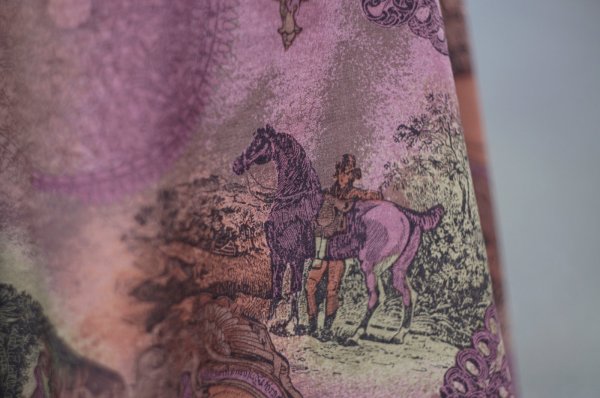 画像7: 総柄 レトロ絵模様 パープル系 乗馬 スカート フレア 68cm[19375]