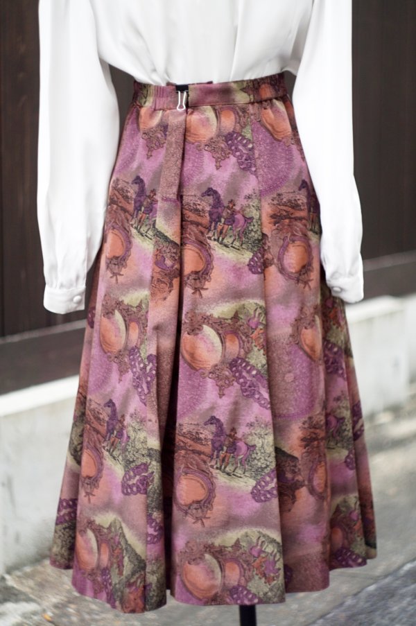 画像3: 総柄 レトロ絵模様 パープル系 乗馬 スカート フレア 68cm[19375]