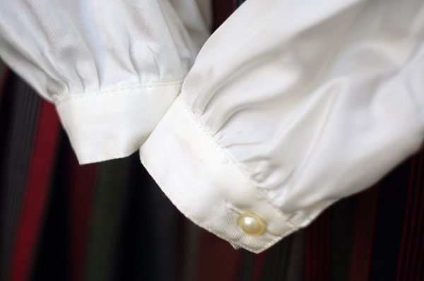 画像17: 無地 白 長袖 ブラウス ロールカラー 刺繍[19328]