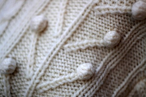 他の写真1: "PINION" 白系 ポンポン付き アラン ニット セーター クルーネック[19411]